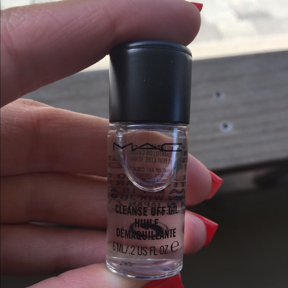 Mac Makeup bundle - Picture 6 of 6